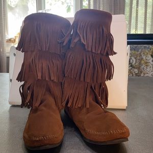 Minnetonka fringed brown suede boots size 12
